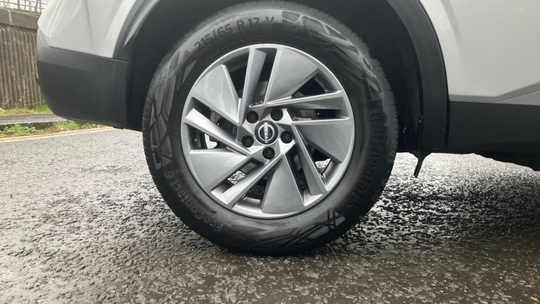 Nissan Qashqai 1.3 DiG-T MH Acenta Premium 5dr Petrol Hatchback